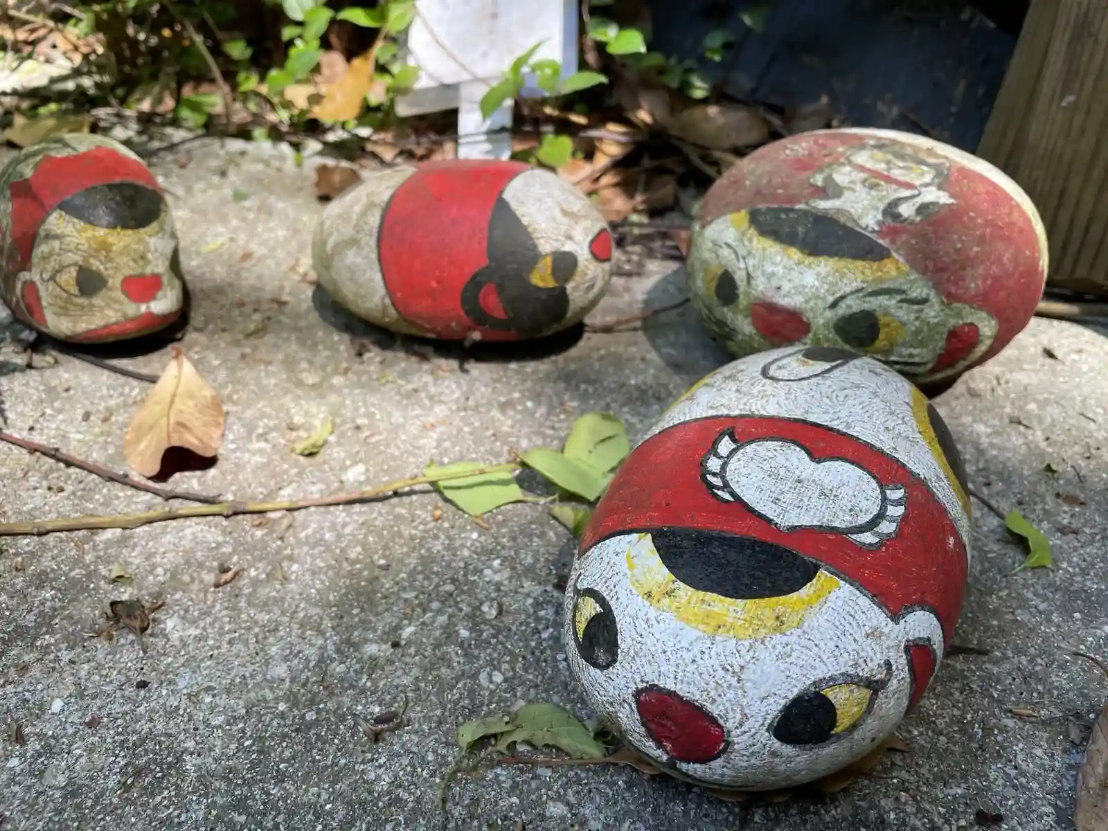 catstones1.
